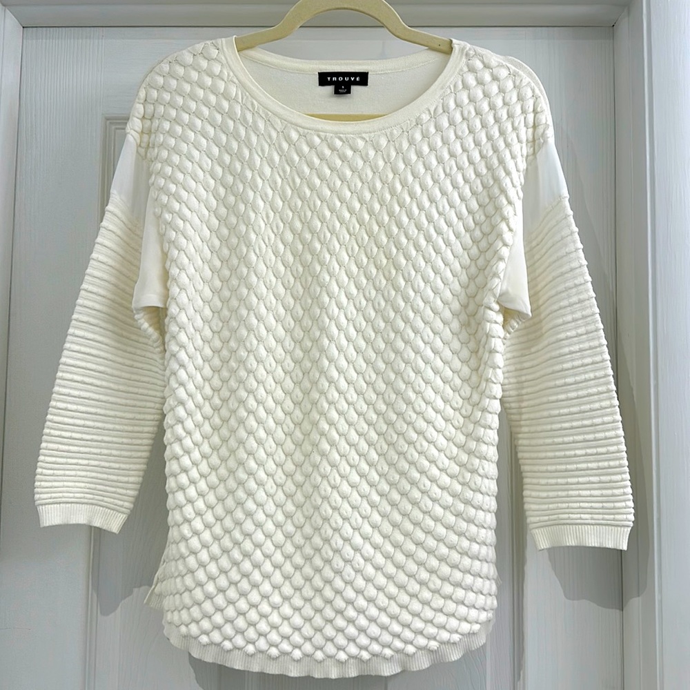 Trouve Scalloped Knit 3/4 Sleeve Top Size S